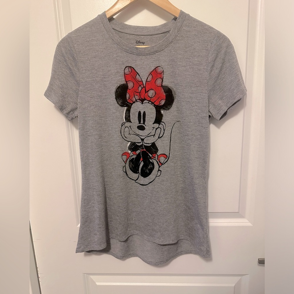 Disney Minnie Mouse women’s medium tshirt. Excellent condition